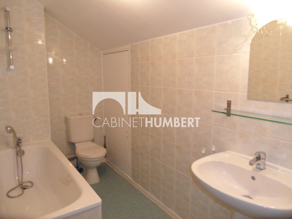 APPARTEMENT T2 A LOUER - ST ETIENNE FAURIEL - 33.38 m2 - 470�&euro; charges comprises par mois