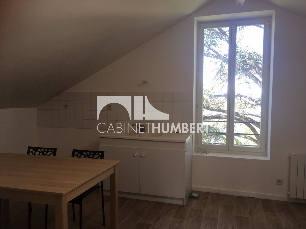 APPARTEMENT T2 A LOUER - ST ETIENNE FAURIEL - 33.38 m2 - 470�&euro; charges comprises par mois