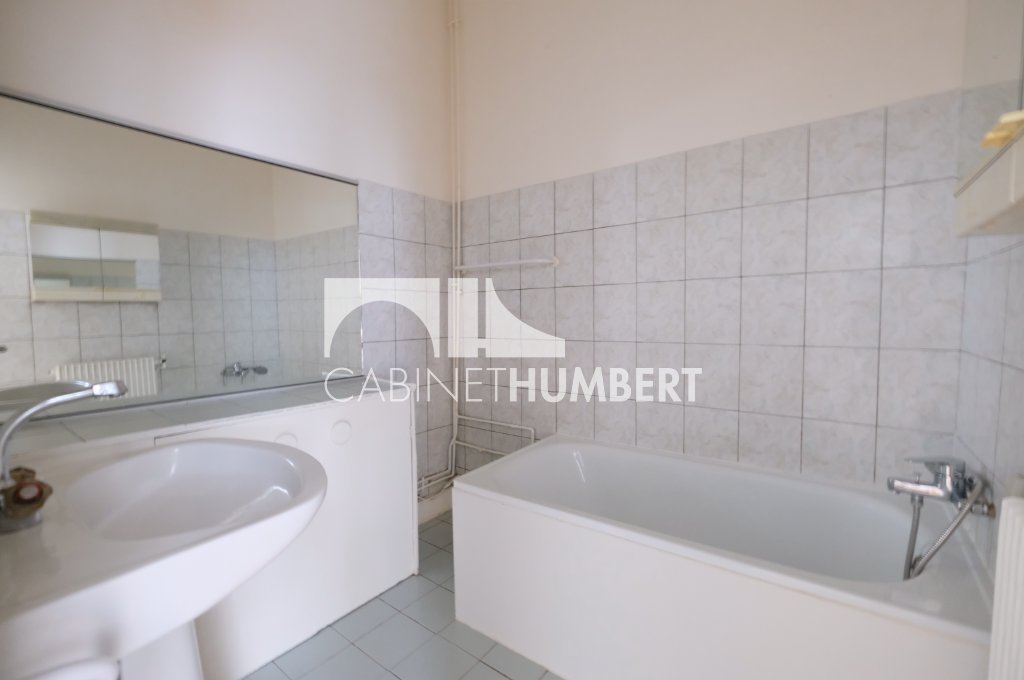 APPARTEMENT T2 A LOUER - ST ETIENNE FAURIEL - 50 m2 - 470�&euro; charges comprises par mois