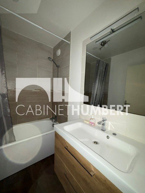 APPARTEMENT T2 A LOUER - ST ETIENNE FAURIEL - 55 m2 - 555 &euro; charges comprises par mois
