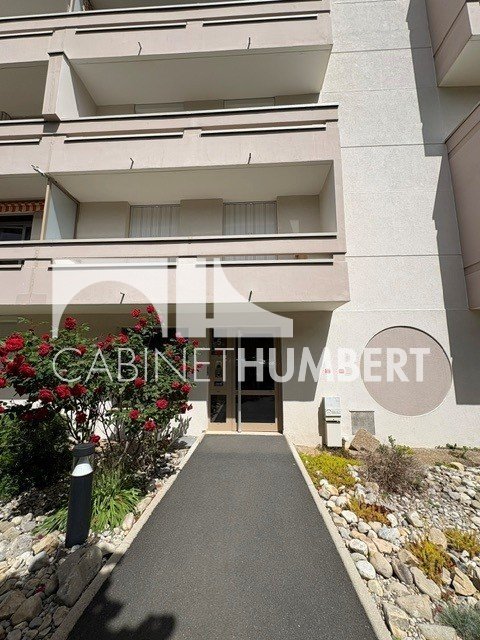 APPARTEMENT T2 A LOUER - ST ETIENNE FAURIEL - 55 m2 - 555 &euro; charges comprises par mois
