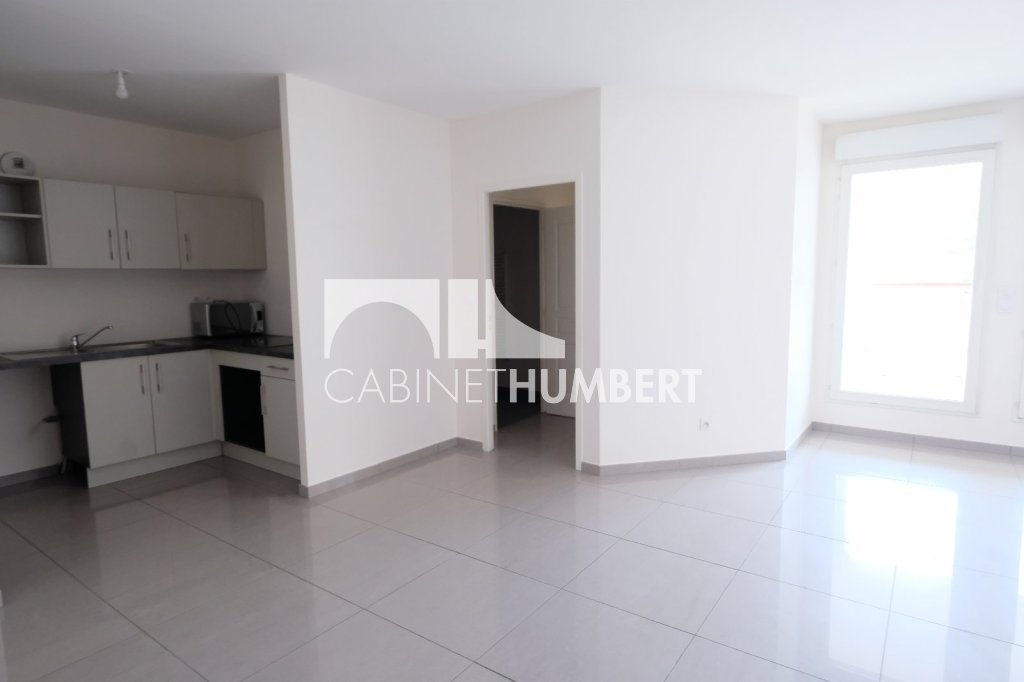 APPARTEMENT T2 A LOUER - ST ETIENNE FAURIEL - 59.78 m2 - 650�&euro; charges comprises par mois