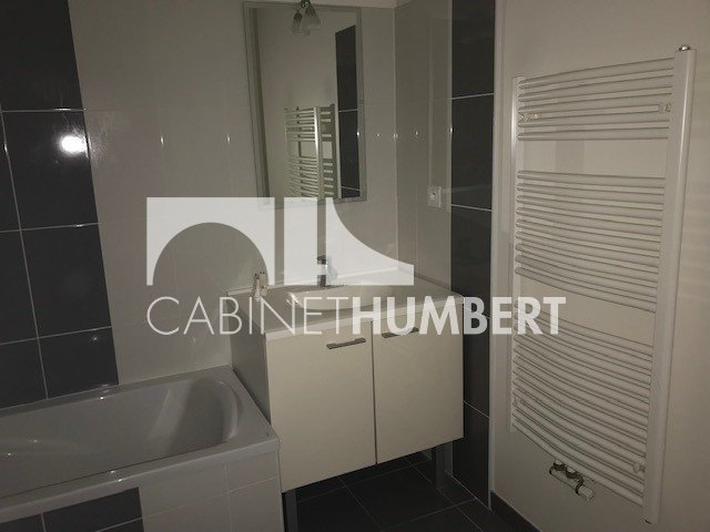 APPARTEMENT T2 A LOUER - ST ETIENNE FAURIEL - 59.78 m2 - 650�&euro; charges comprises par mois