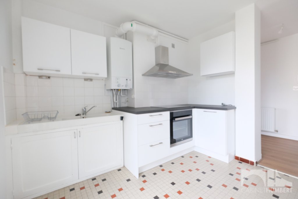 APPARTEMENT T2 A LOUER - ST ETIENNE FAURIEL - 47,2 m2 - 545 € charges comprises par mois