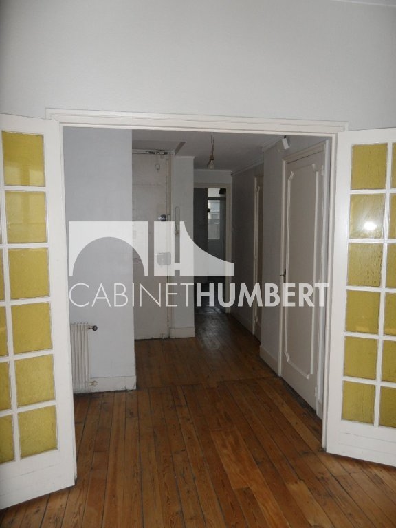 APPARTEMENT T2 A LOUER - ST ETIENNE HOTEL DE VILLE - 66.85 m2 - 410 € charges comprises par mois