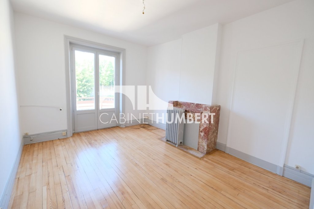 APPARTEMENT T2 A LOUER - ST ETIENNE MONTPLAISIR - 56.79 m2 - 440 &euro; charges comprises par mois