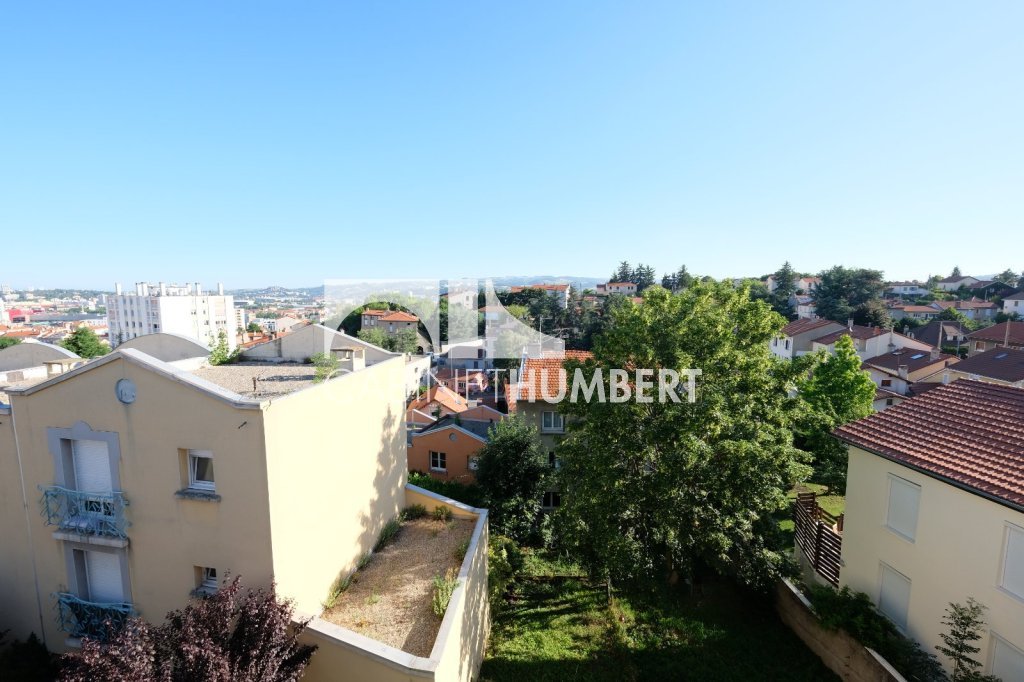 APPARTEMENT T2 A LOUER - ST ETIENNE MONTPLAISIR - 56.79 m2 - 440 &euro; charges comprises par mois