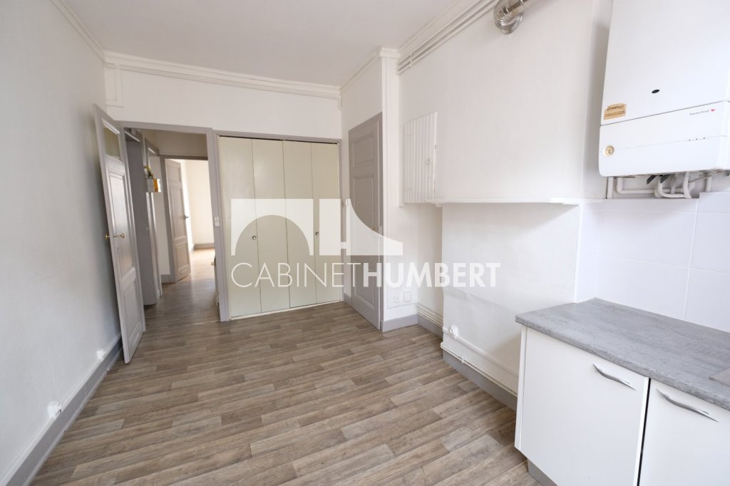 APPARTEMENT T2 A LOUER - ST ETIENNE PLACE ANATOLE FRANCE - 49.23 m2 - 440�&euro; charges comprises par mois
