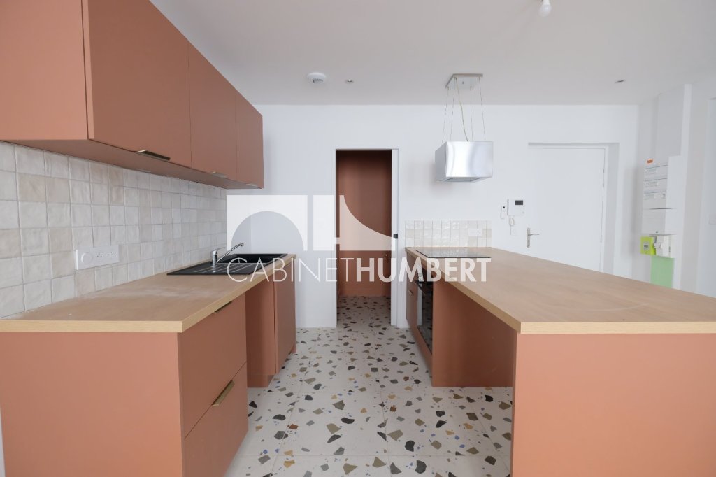 APPARTEMENT T2 A LOUER - ST ETIENNE PLACE DORIAN - 46.52 m2 - 550 &euro; charges comprises par mois