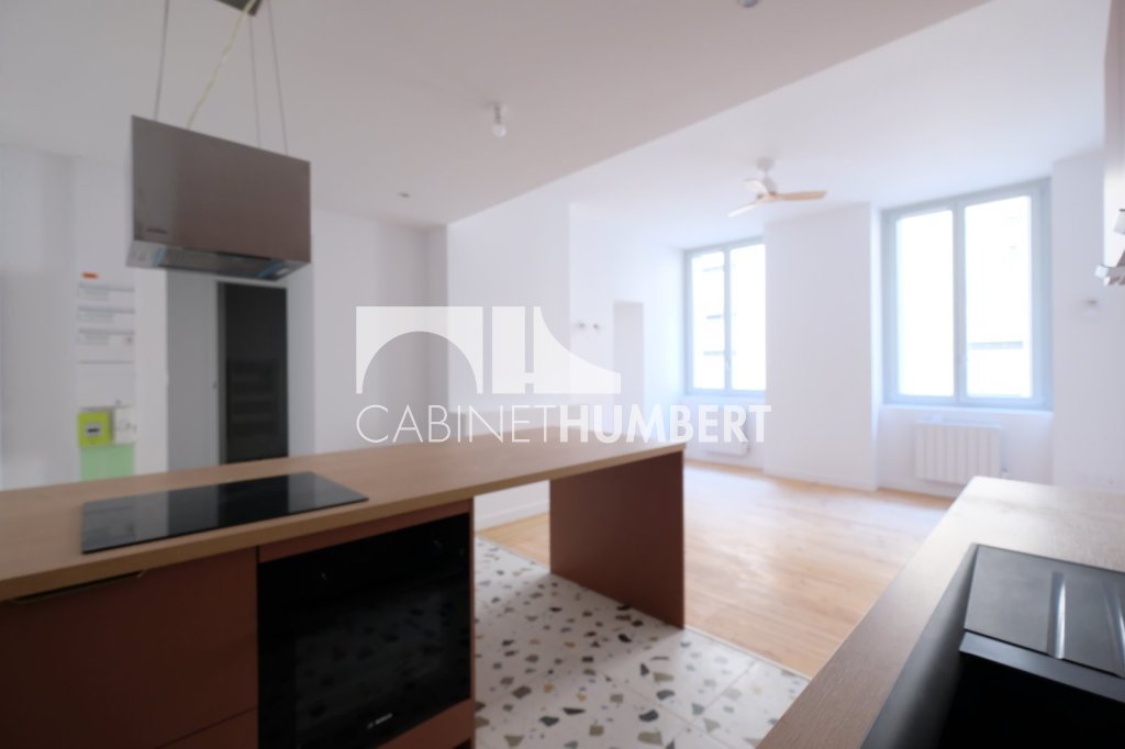 APPARTEMENT T2 A LOUER - ST ETIENNE PLACE DORIAN - 46.52 m2 - 550 &euro; charges comprises par mois