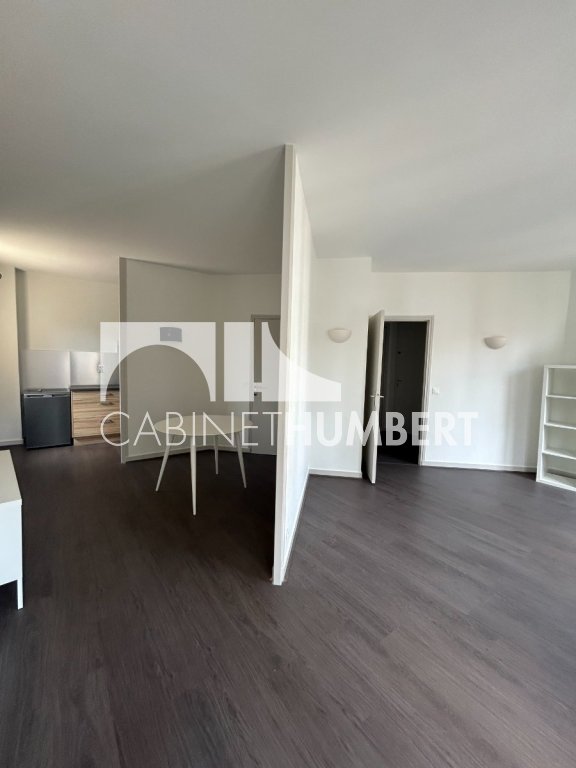 APPARTEMENT T2 A LOUER - ST ETIENNE PLACE GRENETTE - 50.72 m2 - 490 &euro; charges comprises par mois