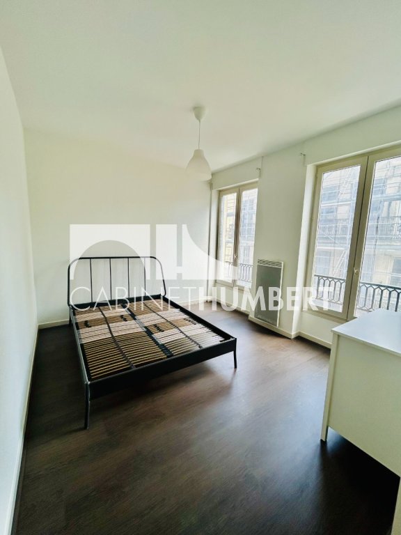 APPARTEMENT T2 A LOUER - ST ETIENNE PLACE GRENETTE - 50.72 m2 - 490 &euro; charges comprises par mois