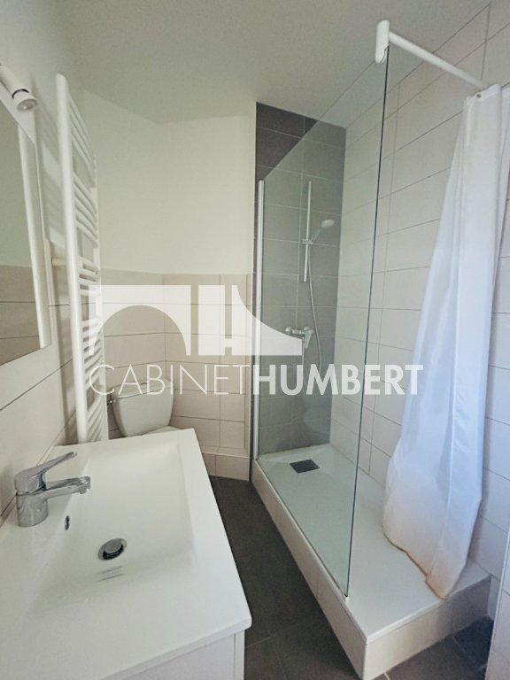 APPARTEMENT T2 A LOUER - ST ETIENNE PLACE GRENETTE - 50.72 m2 - 490 &euro; charges comprises par mois