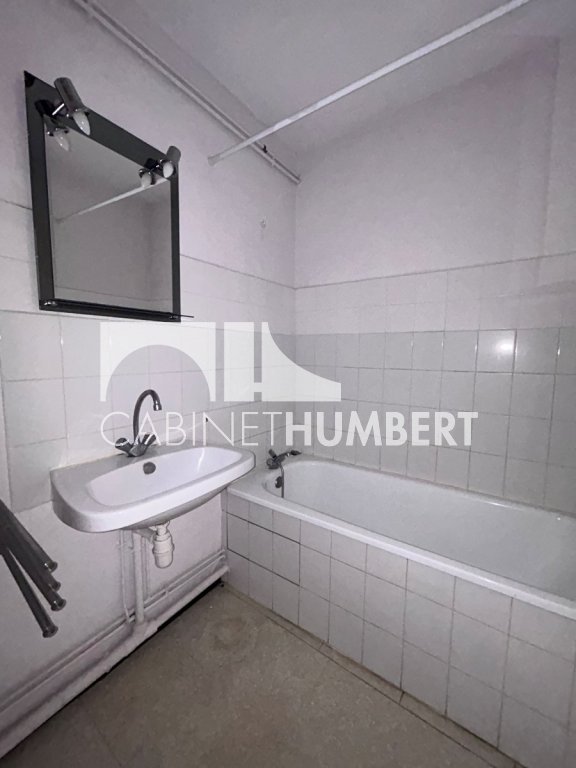 APPARTEMENT T2 A LOUER - ST ETIENNE PLACE HOTEL DE VILLE - 45.4 m2 - 370 &euro; charges comprises par mois