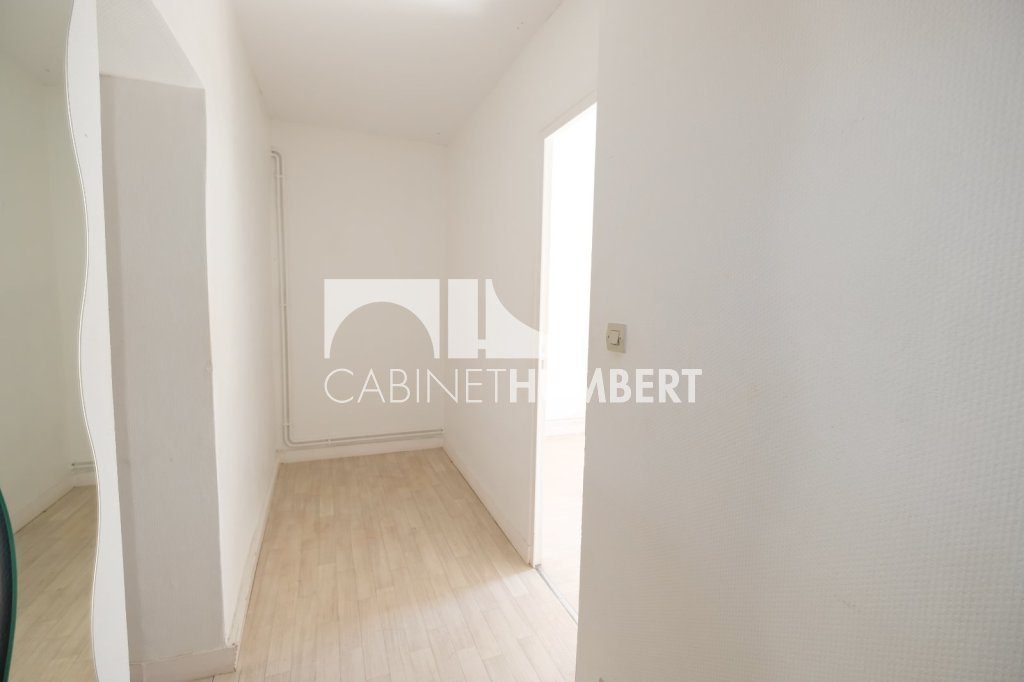 APPARTEMENT T2 A LOUER - ST ETIENNE PLACE HOTEL DE VILLE - 45.4 m2 - 370 &euro; charges comprises par mois