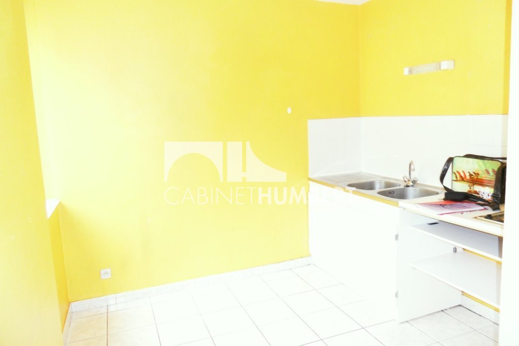 APPARTEMENT T2 A LOUER - ST ETIENNE PREFECTURE - 40 m2 - 400 &euro; charges comprises par mois