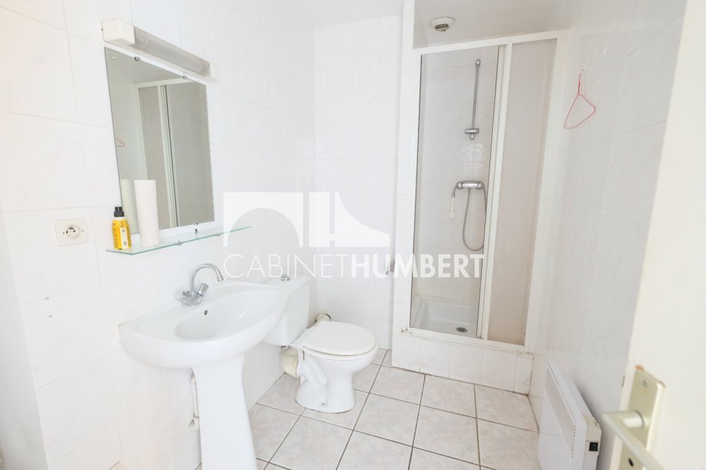 APPARTEMENT T2 A LOUER - ST ETIENNE PREFECTURE - 40 m2 - 400 &euro; charges comprises par mois