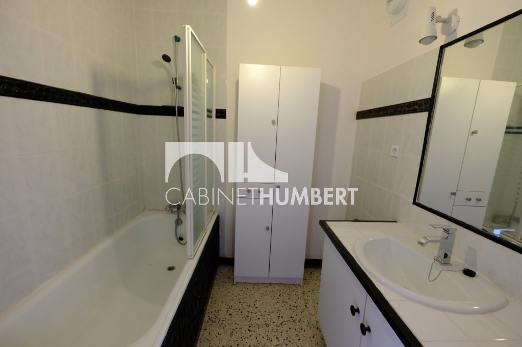 APPARTEMENT T2 A LOUER - ST ETIENNE VIVARAIZE - 49.25 m2 - 490 &euro; charges comprises par mois