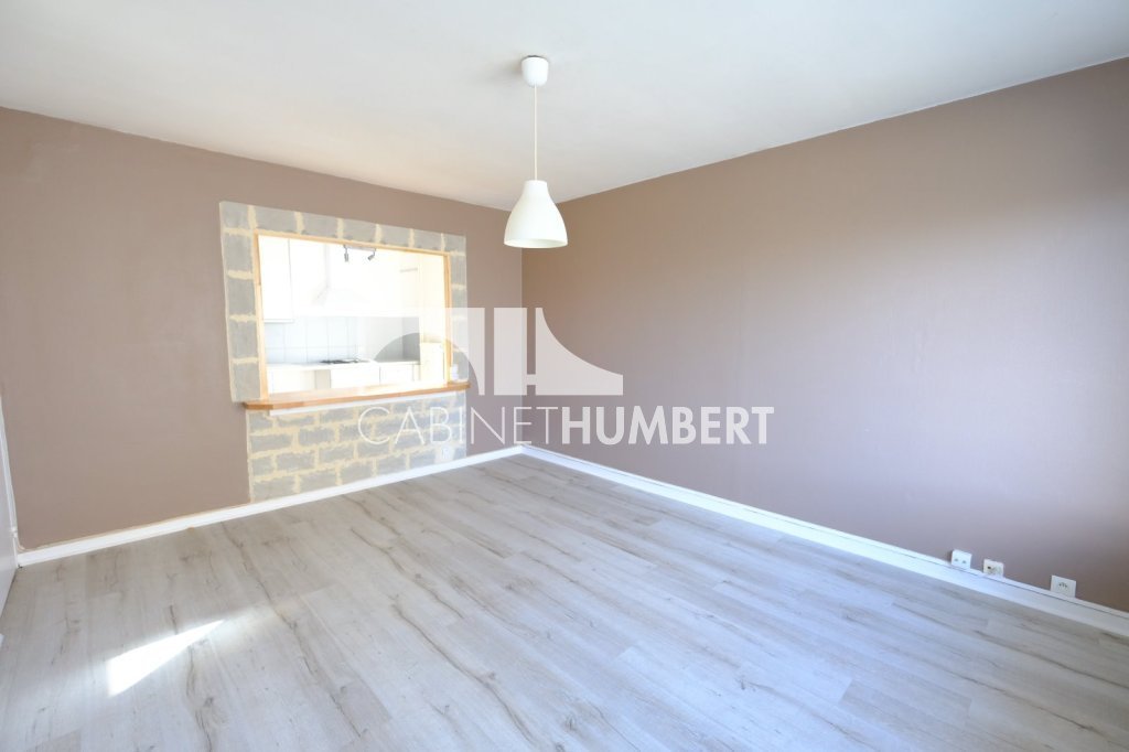 APPARTEMENT T2 A LOUER - ST ETIENNE VIVARAIZE - 49.25 m2 - 490 &euro; charges comprises par mois