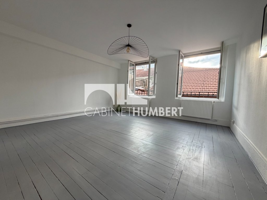 APPARTEMENT T2 A VENDRE - ST ETIENNE FAURIEL - 52.33 m2 - 60 000 &euro;