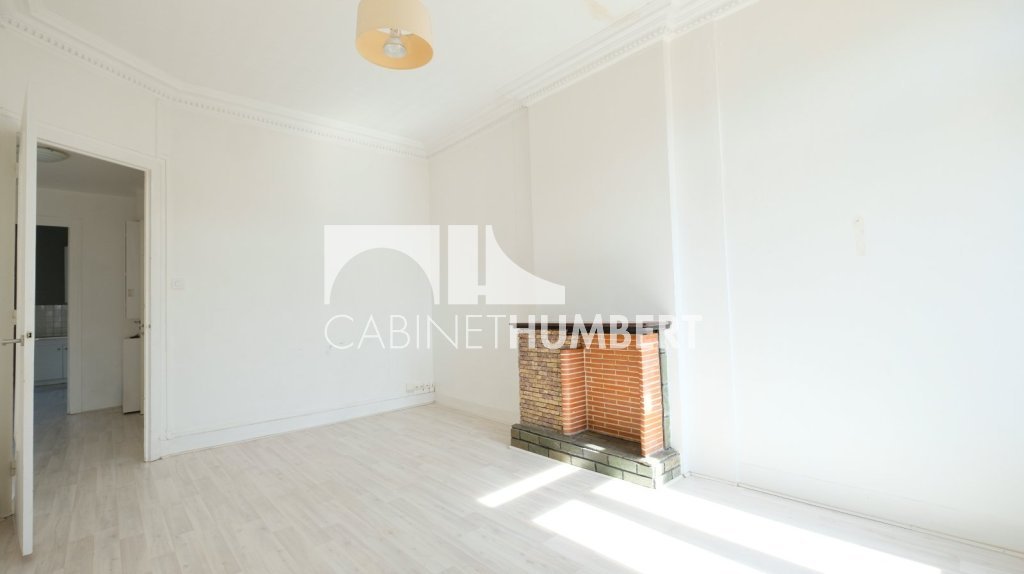 APPARTEMENT T2 A VENDRE - ST ETIENNE FACULTE / CENTRE DEUX - 61.9 m2 - 59 000 €