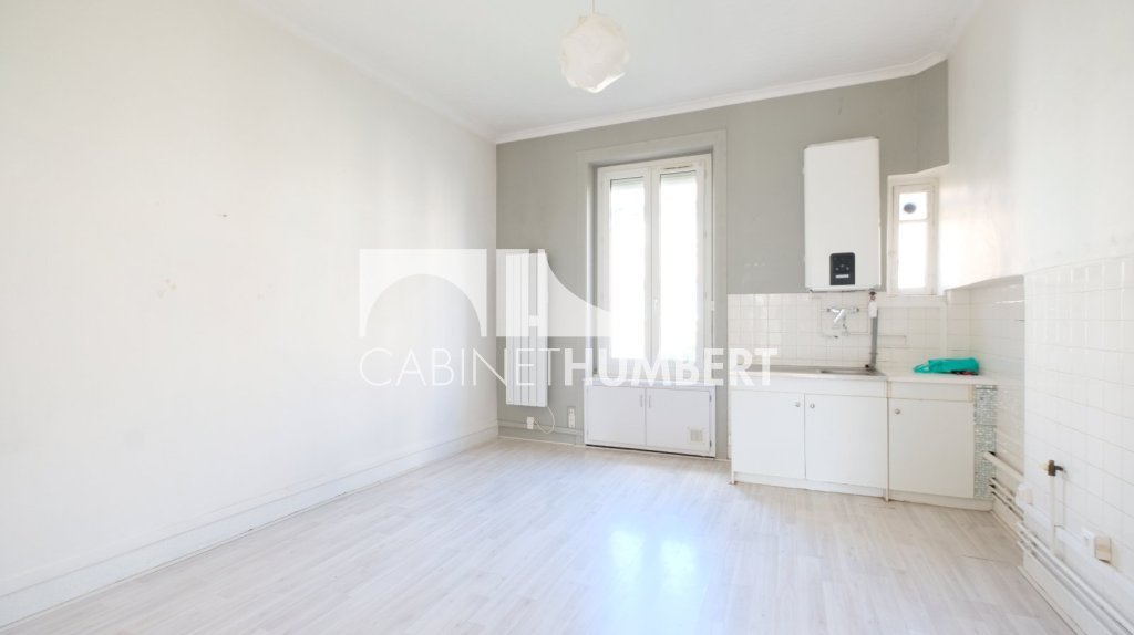APPARTEMENT T2 A VENDRE - ST ETIENNE FACULTE / CENTRE DEUX - 61.9 m2 - 59 000 €