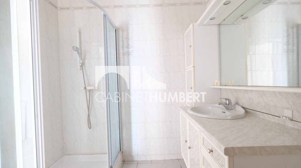 APPARTEMENT T2 A VENDRE - ST ETIENNE FACULTE / CENTRE DEUX - 61.9 m2 - 59 000 €