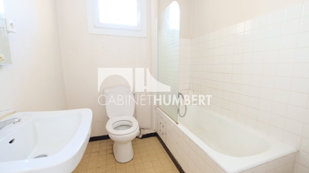 APPARTEMENT T2 A VENDRE - ST ETIENNE FAURIEL - 52 m2 - 75 000 &euro;