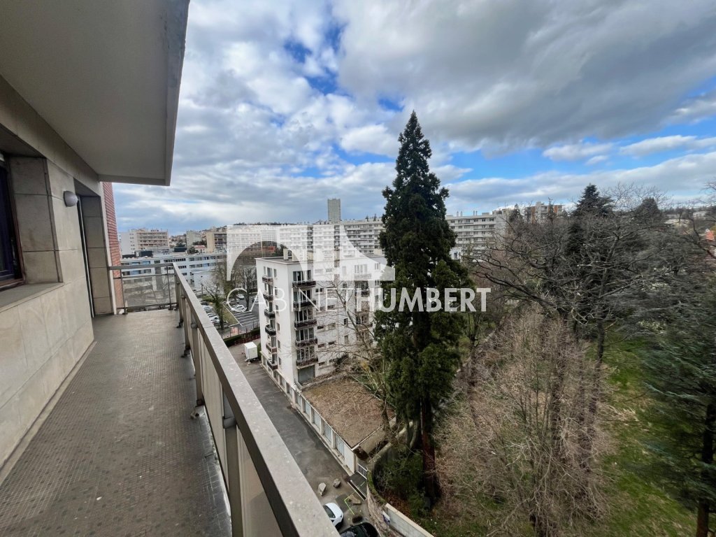 APPARTEMENT T2 A VENDRE - ST ETIENNE FAURIEL - 69.45 m2 - 60�000�&euro;