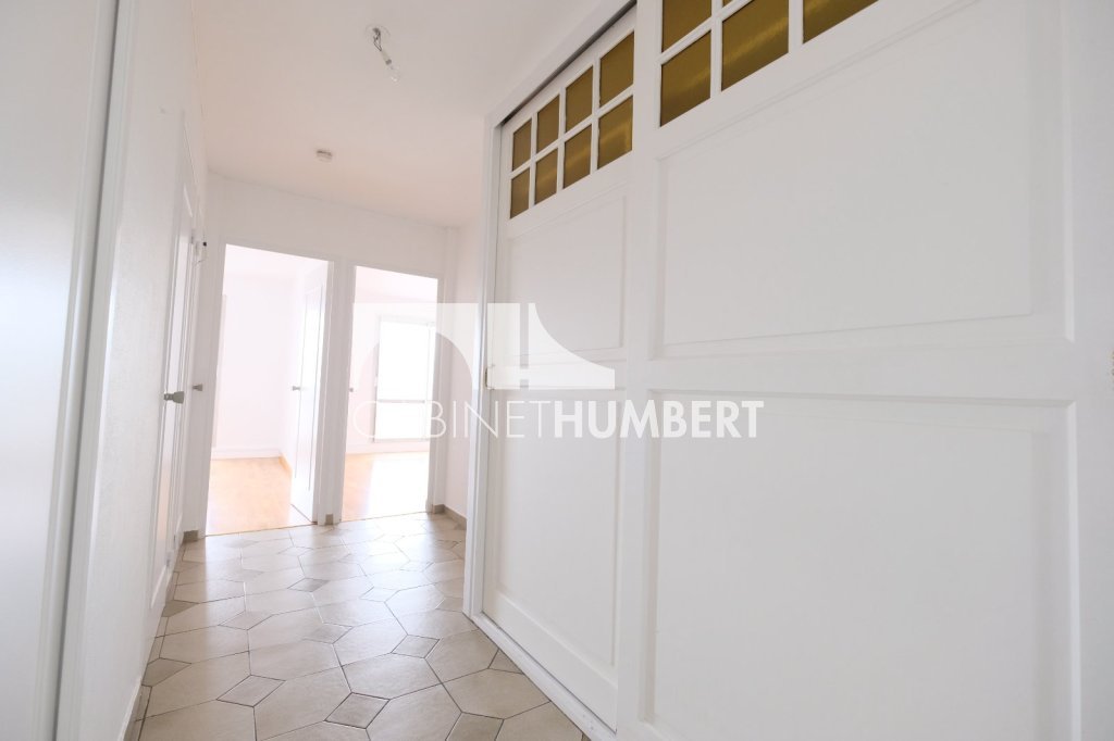 APPARTEMENT T3 A LOUER - ST ETIENNE BERGSON - 86.75 m2 - 860�&euro; charges comprises par mois