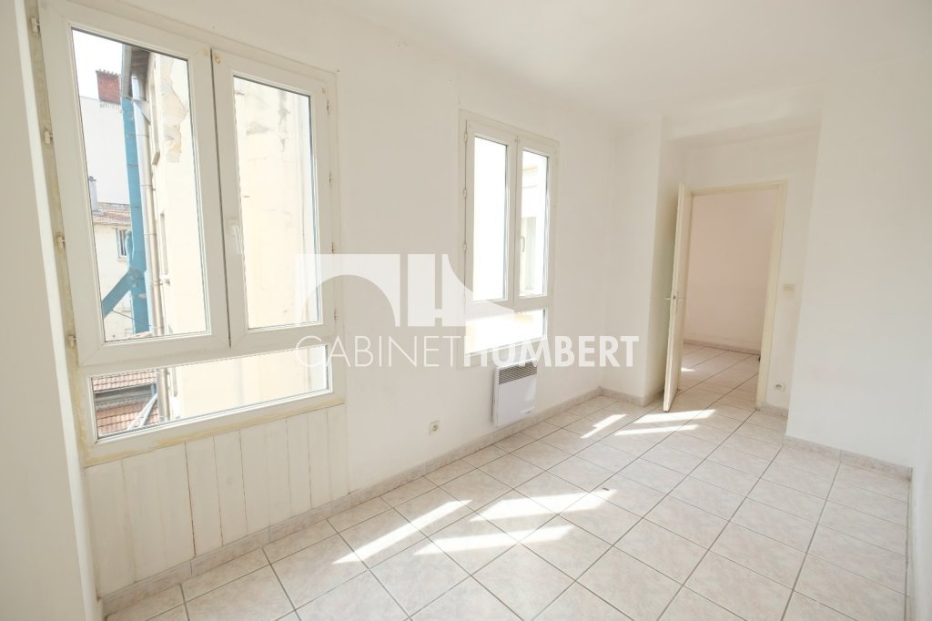 APPARTEMENT T3 A LOUER - ST ETIENNE CARNOT - 40 m2 - 400 &euro; charges comprises par mois