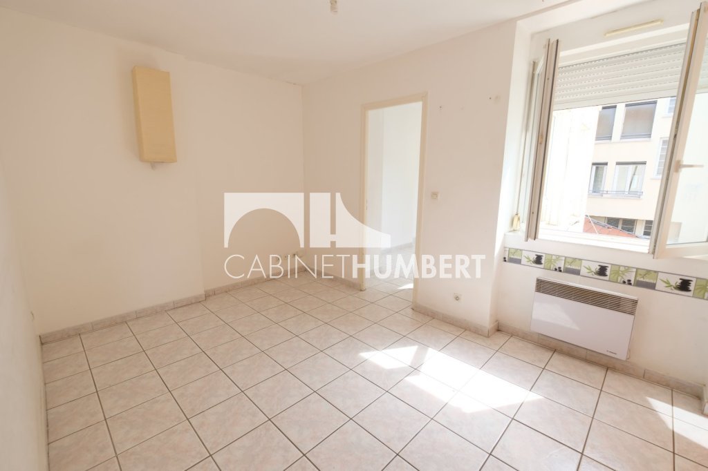 APPARTEMENT T3 A LOUER - ST ETIENNE CARNOT - 40 m2 - 400 &euro; charges comprises par mois