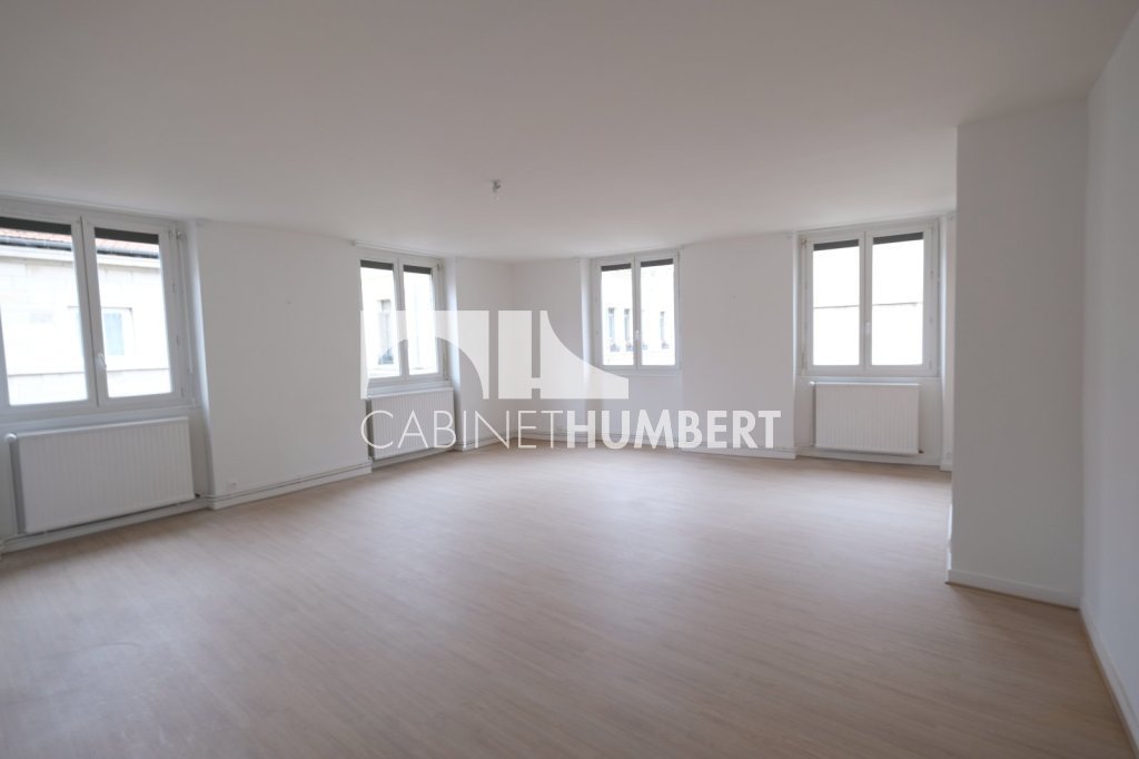 APPARTEMENT T3 A LOUER - ST ETIENNE CENTRE VILLE - 84.77 m2 - 740 &euro; charges comprises par mois