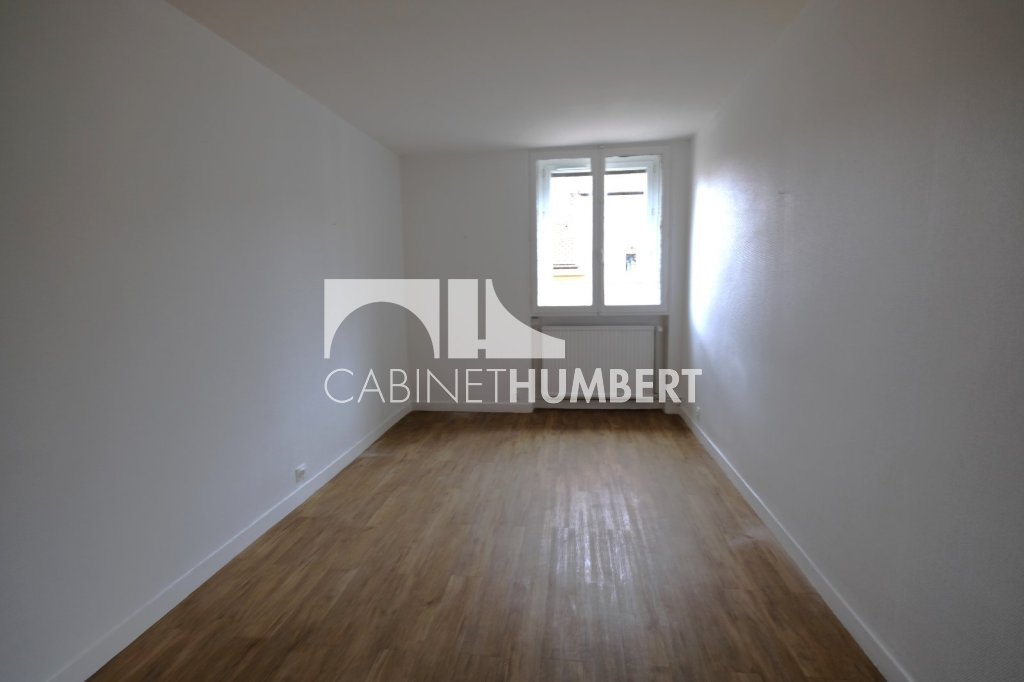 APPARTEMENT T3 A LOUER - ST ETIENNE CENTRE VILLE - 84.77 m2 - 740 &euro; charges comprises par mois