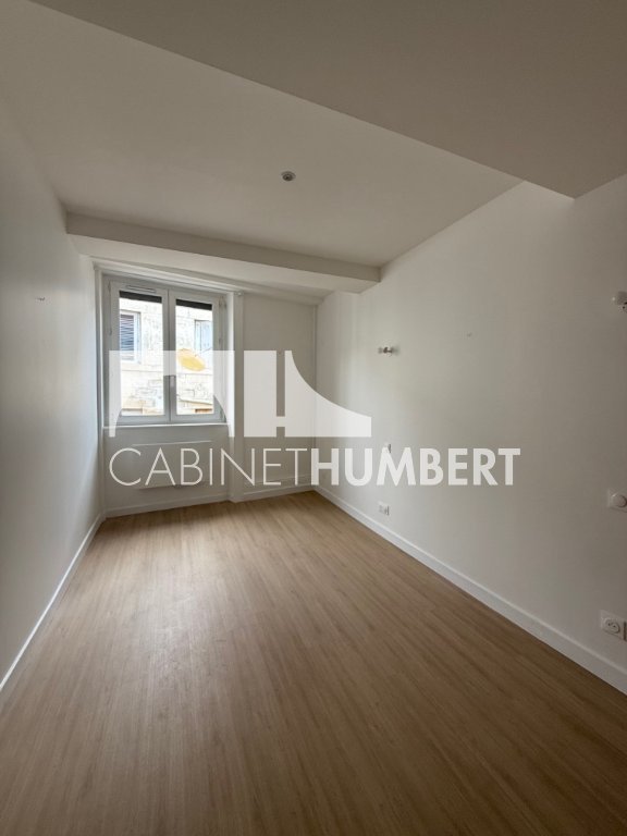 APPARTEMENT T3 A LOUER - ST ETIENNE CENTRE VILLE - 98.02 m2 - 795 € charges comprises par mois