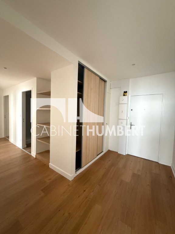 APPARTEMENT T3 A LOUER - ST ETIENNE CENTRE VILLE - 98.02 m2 - 795 € charges comprises par mois
