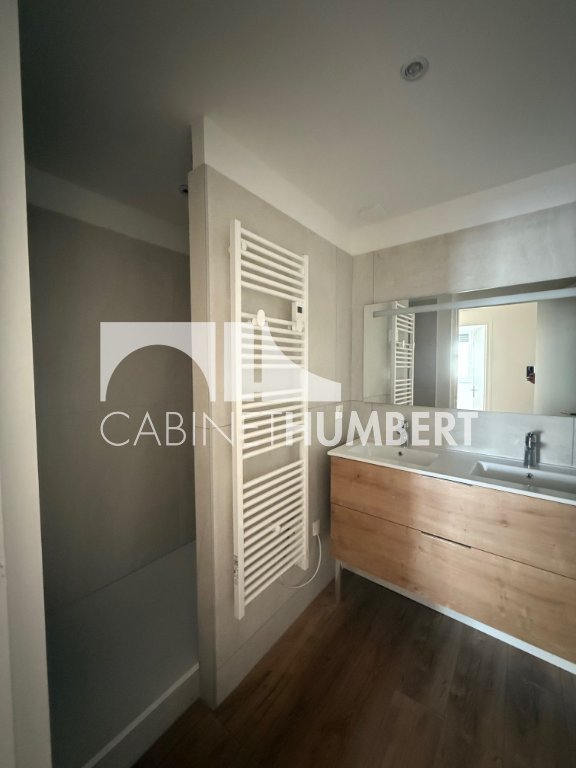 APPARTEMENT T3 A LOUER - ST ETIENNE CENTRE VILLE - 98.02 m2 - 795 € charges comprises par mois
