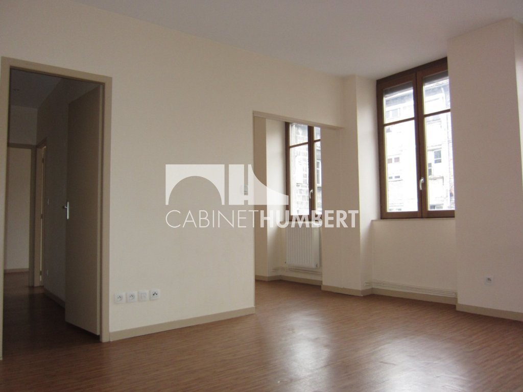 APPARTEMENT T3 A LOUER - ST ETIENNE CENTRE VILLE - 53.36 m2 - 515 &euro; charges comprises par mois