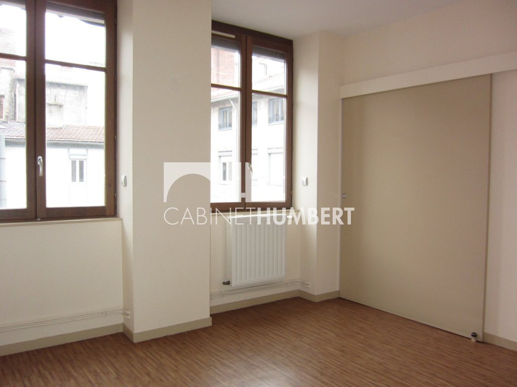 APPARTEMENT T3 A LOUER - ST ETIENNE CENTRE VILLE - 53.36 m2 - 515 &euro; charges comprises par mois