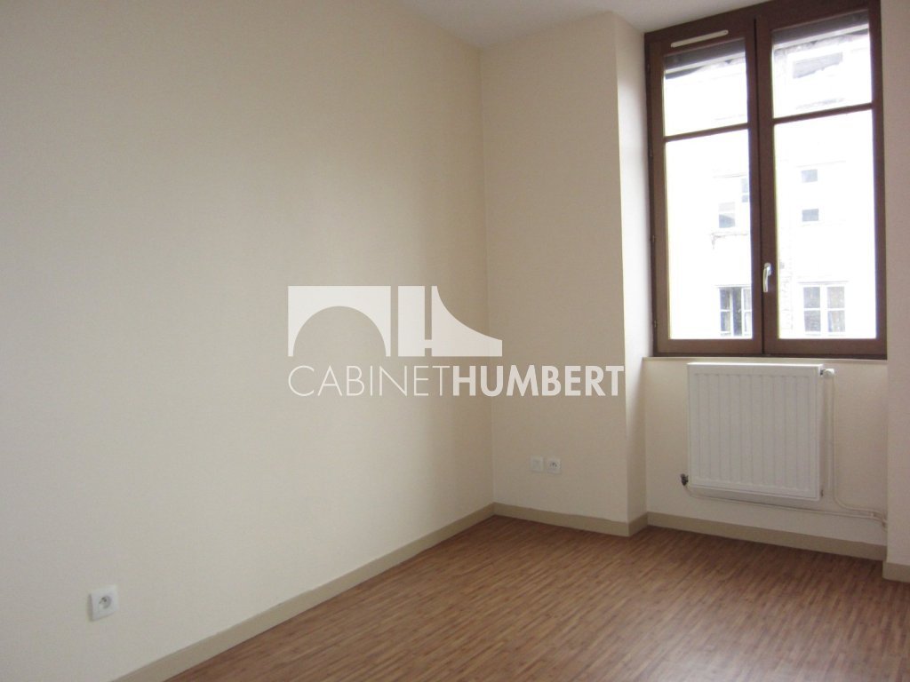 APPARTEMENT T3 A LOUER - ST ETIENNE CENTRE VILLE - 53.36 m2 - 515 &euro; charges comprises par mois