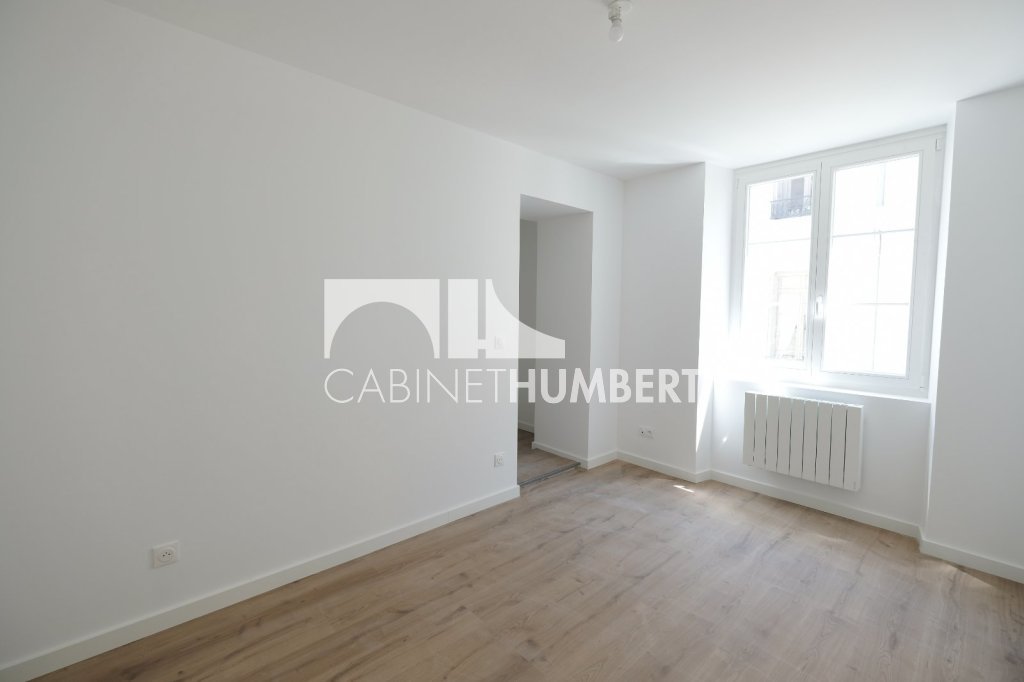 APPARTEMENT T3 A LOUER - ST ETIENNE CENTRE VILLE - 77.21 m2 - 740 € charges comprises par mois