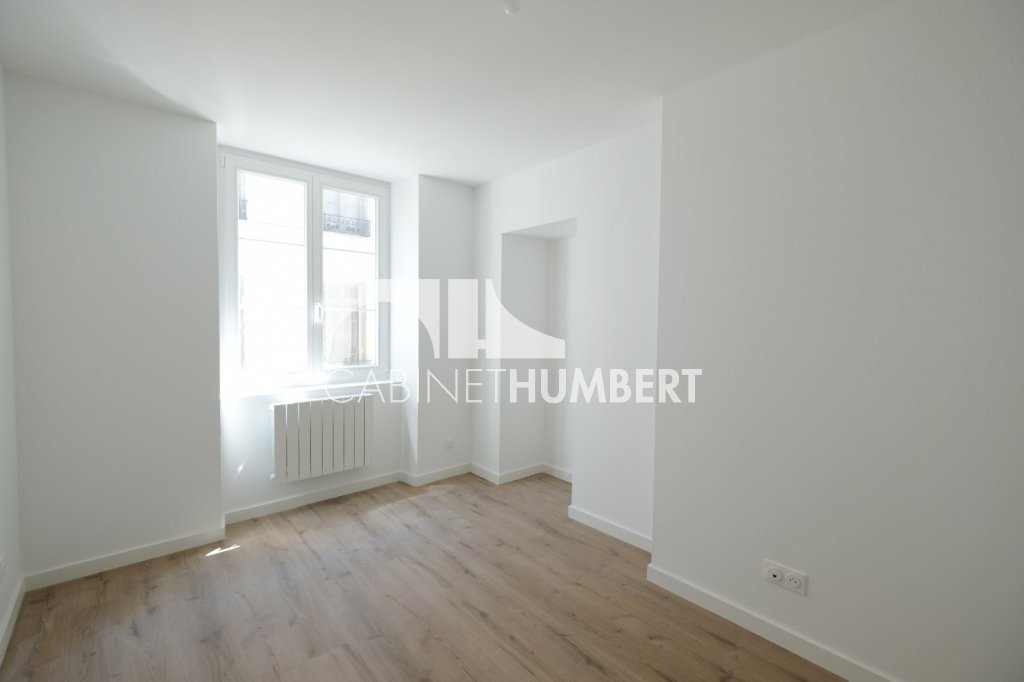 APPARTEMENT T3 A LOUER - ST ETIENNE CENTRE VILLE - 77.21 m2 - 740 € charges comprises par mois