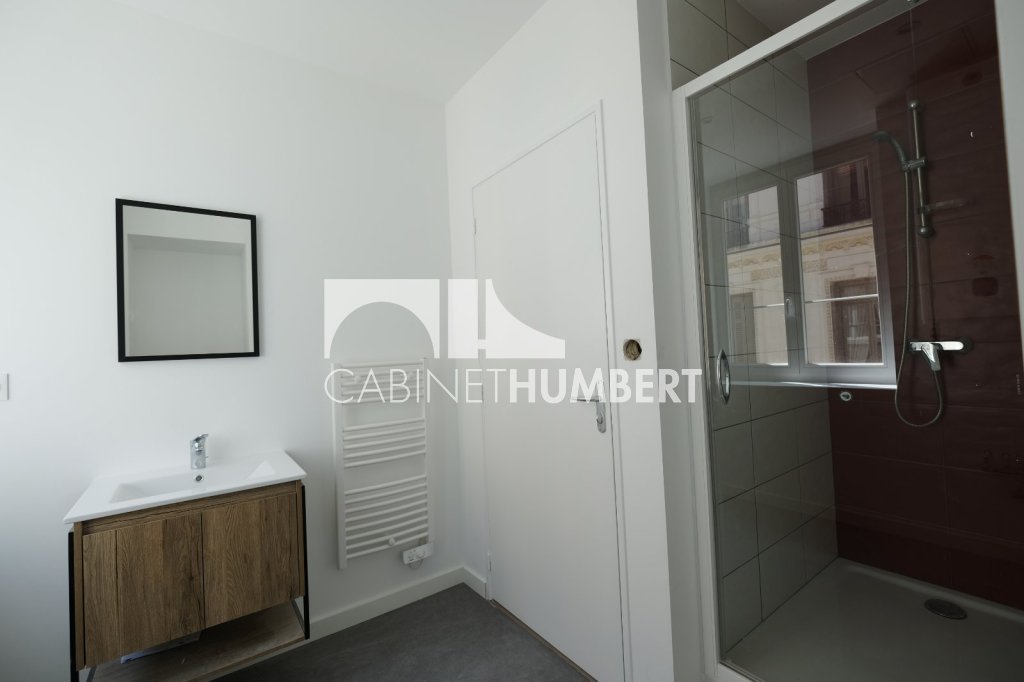 APPARTEMENT T3 A LOUER - ST ETIENNE CENTRE VILLE - 77.21 m2 - 740 € charges comprises par mois