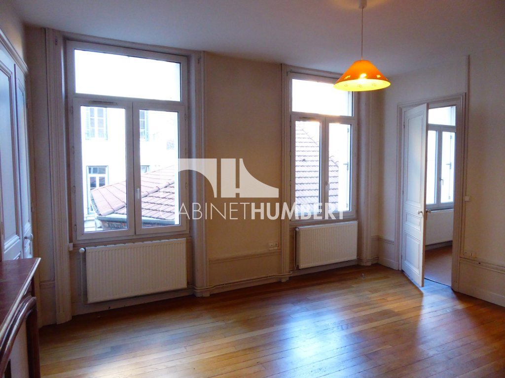 APPARTEMENT T3 A LOUER - ST ETIENNE CENTRE VILLE - 93.72 m2 - 650 &euro; charges comprises par mois