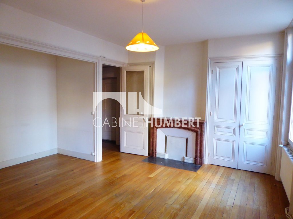 APPARTEMENT T3 A LOUER - ST ETIENNE CENTRE VILLE - 93.72 m2 - 650 &euro; charges comprises par mois