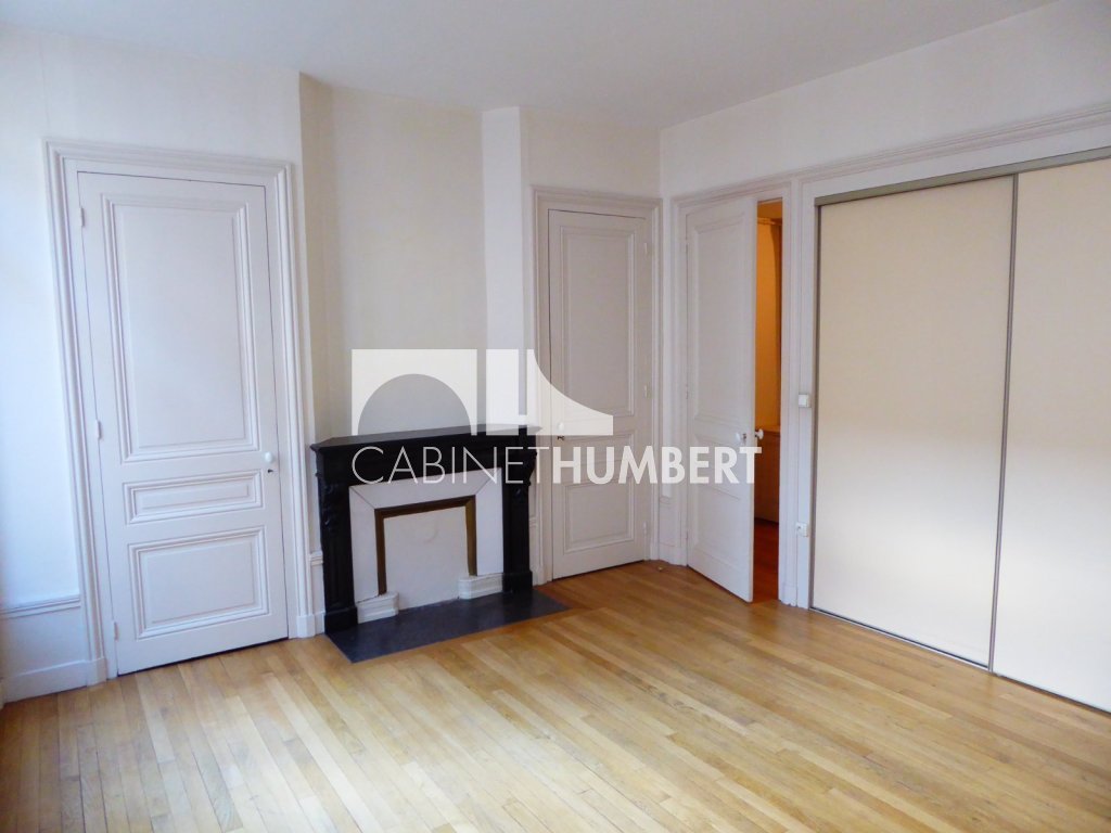 APPARTEMENT T3 A LOUER - ST ETIENNE CENTRE VILLE - 93.72 m2 - 650 &euro; charges comprises par mois