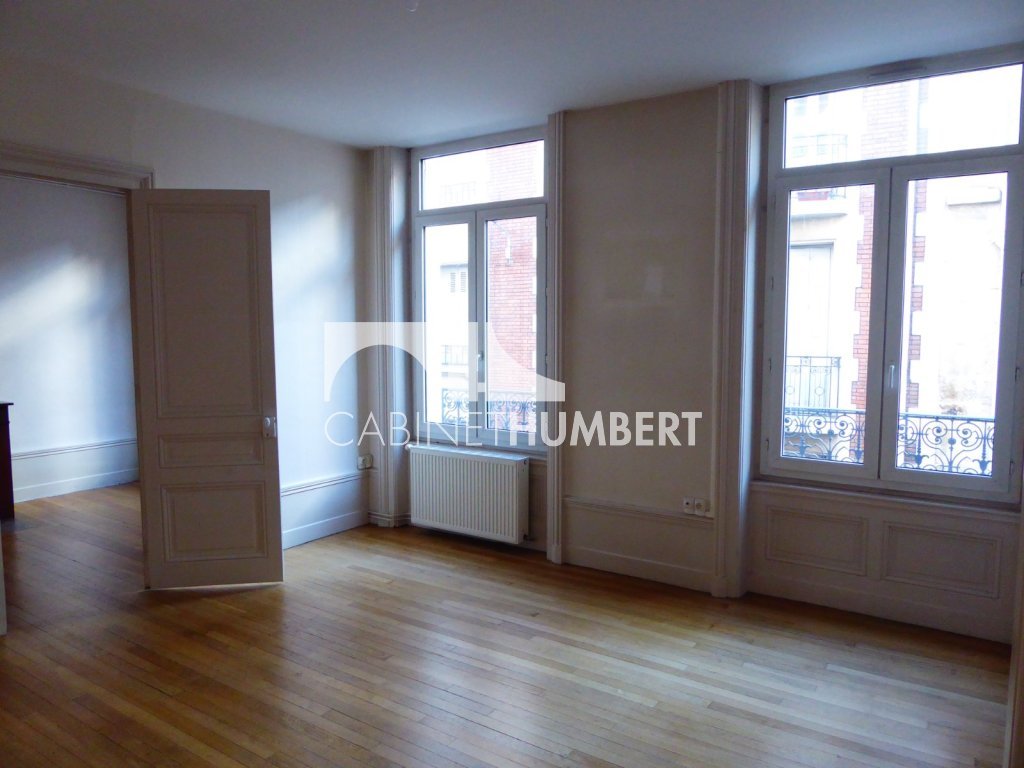 APPARTEMENT T3 A LOUER - ST ETIENNE CENTRE VILLE - 93.72 m2 - 650 &euro; charges comprises par mois