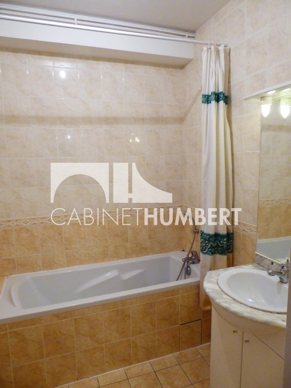 APPARTEMENT T3 A LOUER - ST ETIENNE CENTRE VILLE - 93.72 m2 - 650 &euro; charges comprises par mois