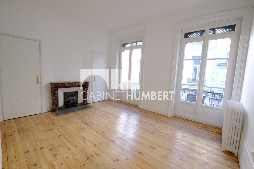 APPARTEMENT T3 A LOUER - ST ETIENNE CENTRE VILLE - 65.61 m2 - 560 &euro; charges comprises par mois