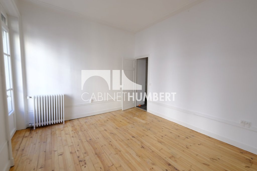 APPARTEMENT T3 A LOUER - ST ETIENNE CENTRE VILLE - 65.61 m2 - 560 &euro; charges comprises par mois